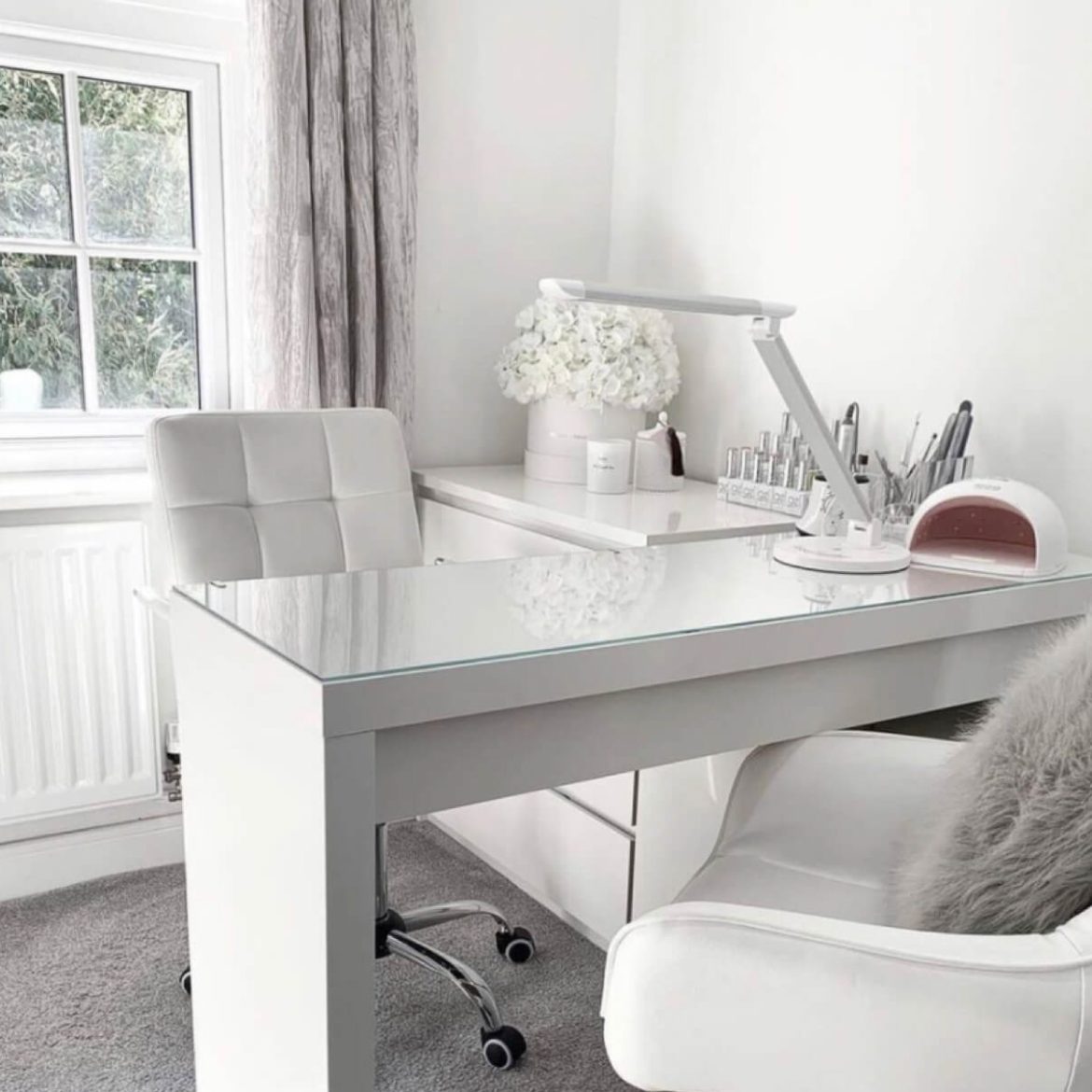 Kartell Tafellamp met Batterij: Elegantie en Gemak in Één Pakket