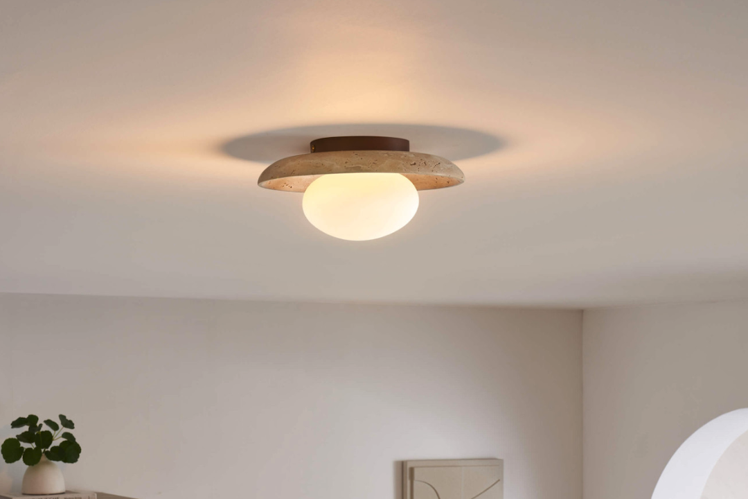 Stenen afwerking plafondlamp voor natuurlijke woonkamerdecoratie
